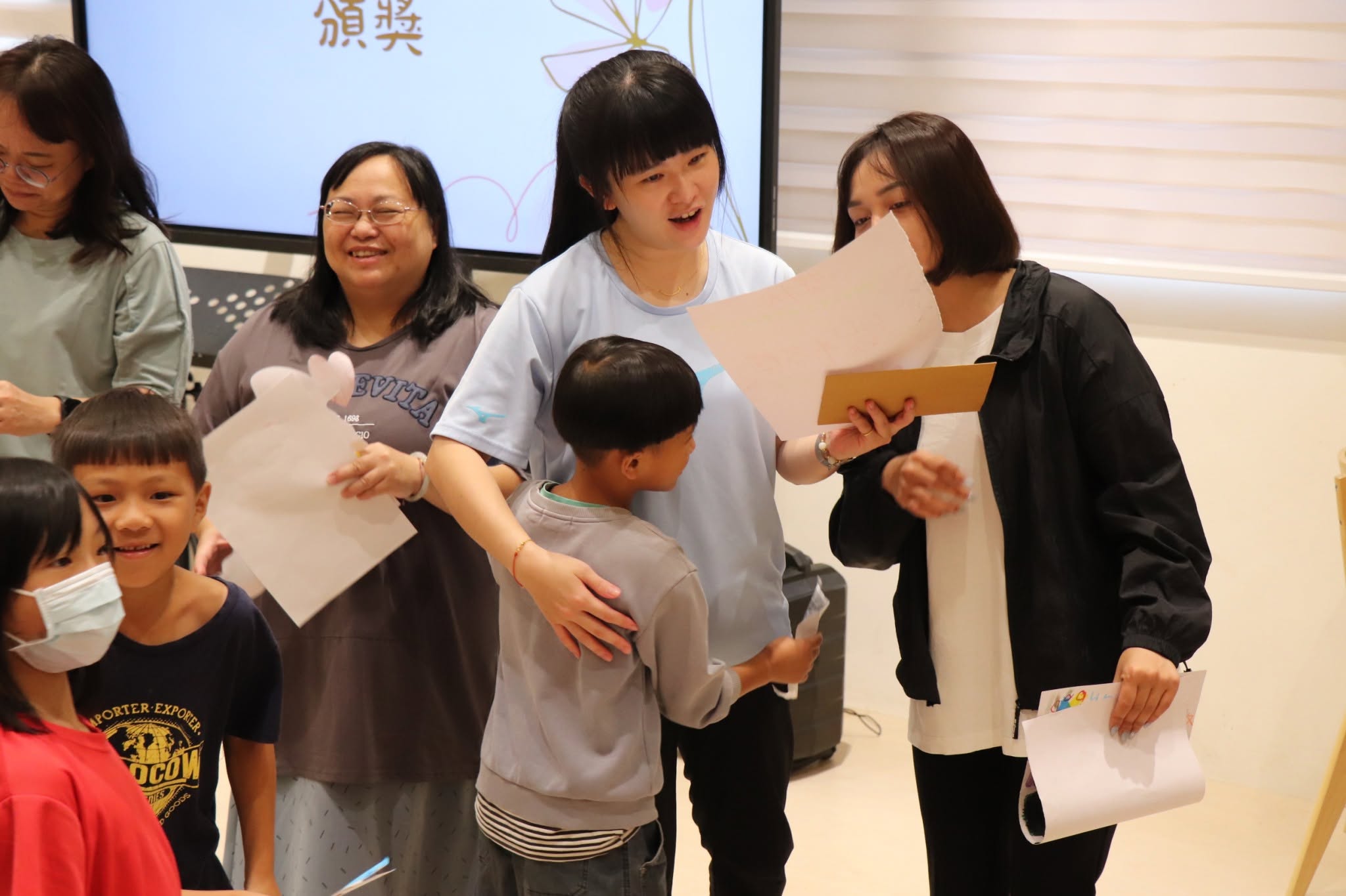 法治國小教職員